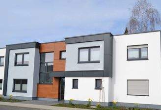 1100 Hausansicht.JPG