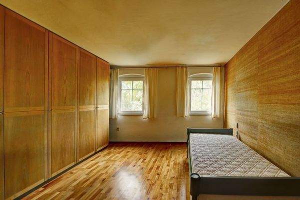 1.OG Schlafzimmer 