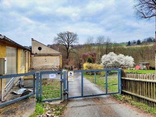 Zufahrt zu den Garagen