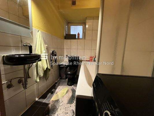 Badezimmer mit Badewanne EG