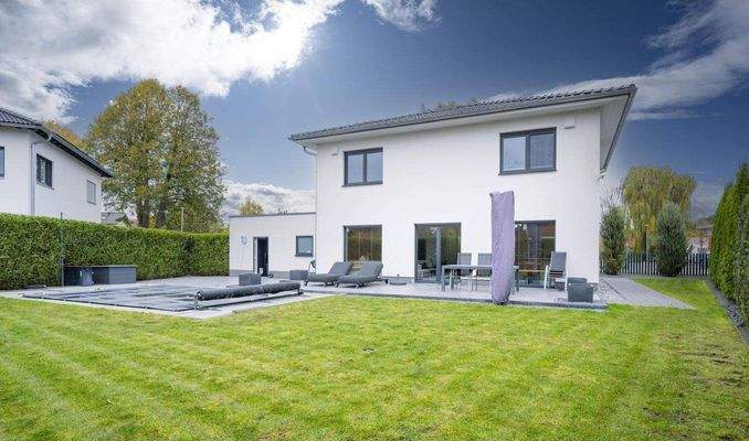 sehr schönes Anwesen - Rückseite