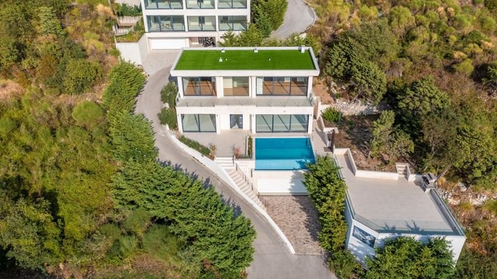 1-Budva, Tudorovici - modern villa with swimming pool and garage for two vehicles