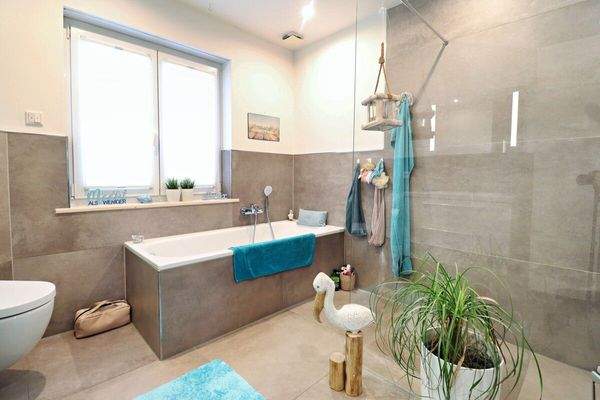 Dusch- und Wannenbad