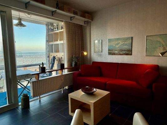 Wohnzimmer und Loggia