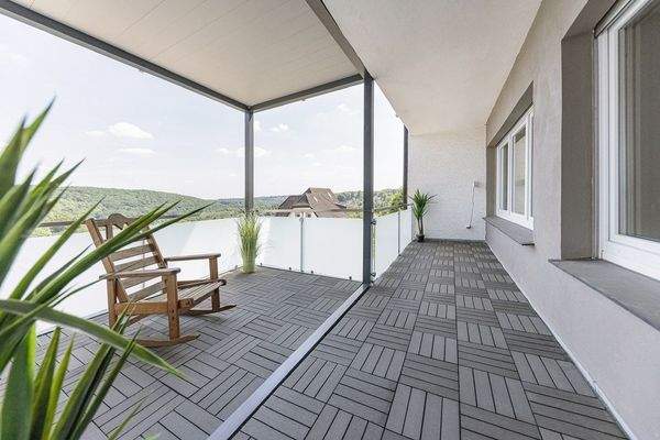 Balkon mit erweitertem Balkonturm