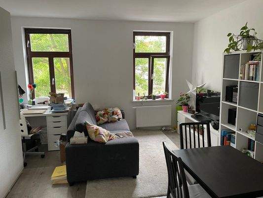 großes Wohnzimmer ca. 17,2 qm