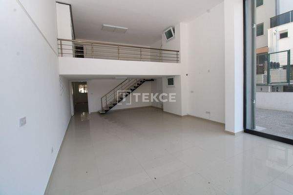 Shop with Foreign Currency-Based Rent Potential in Girne