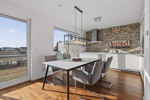 Offene Küche mit Essbereich