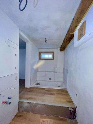 Bad mit eingelassener Wanne 