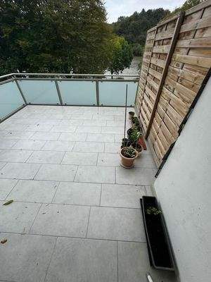 21 OG großer Balkon