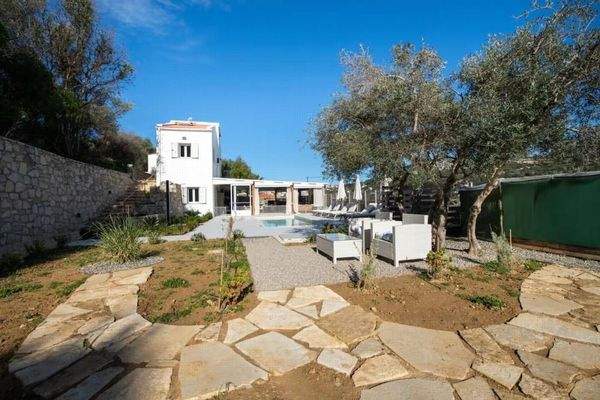Kreta: Moderne 2-Schlafzimmer-Villa mit privatem Pool in Almyrida zu verkaufen