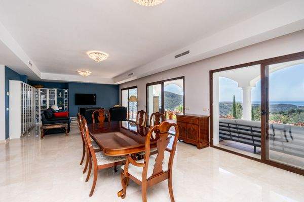 Photo: Villa in Benahavis