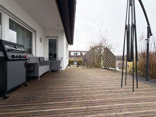 EG Terrasse: Platz für Sonne, Grill und Feierabend