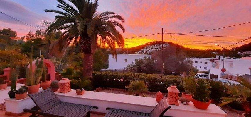Überdachte Terrasse mit Ausblick