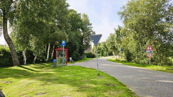 Bushaltestelle in direkter Nähe