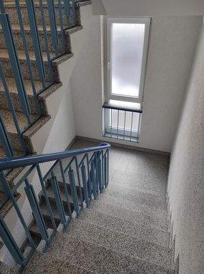 Gepflegtes Granit Treppenhaus