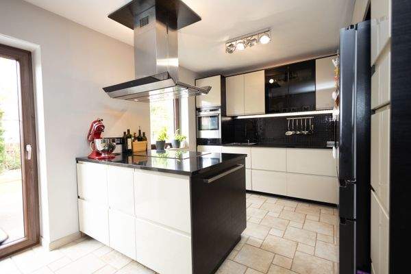 Küche mit Kochinsel