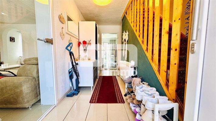 EG Flur / Diele / Treppenaufgang