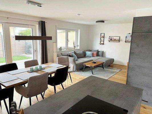 Wohn-/Esszimmer
