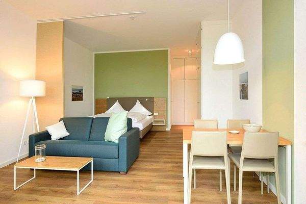 Wohn-, Ess- und Schlafbereich