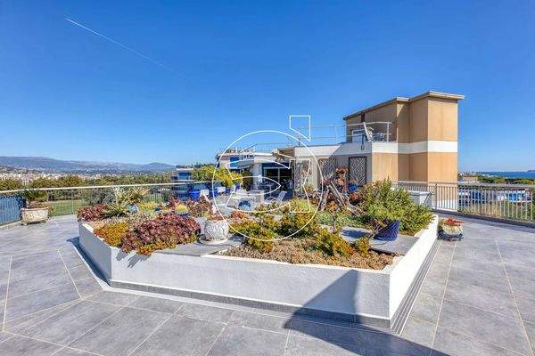  Mandelieu-la-Napoule