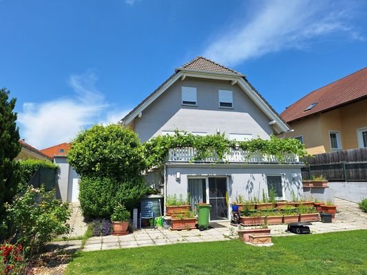 Wohnhaus Garten (2)