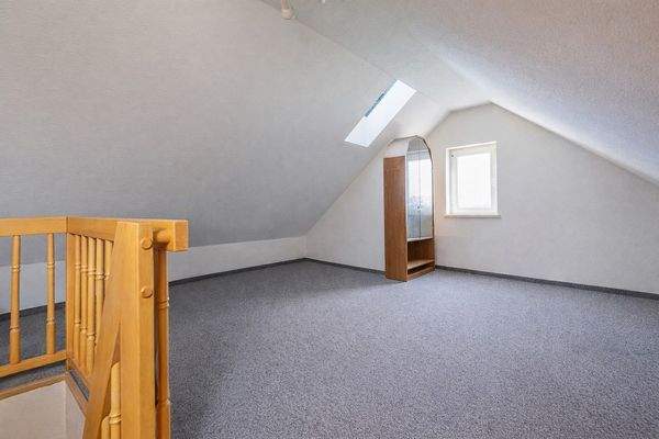 DG - Dachgeschoss - Haus links