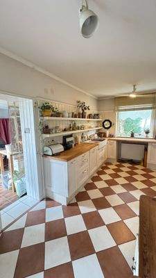 Küche inkl.mit Zugang zum HWR u.Garten