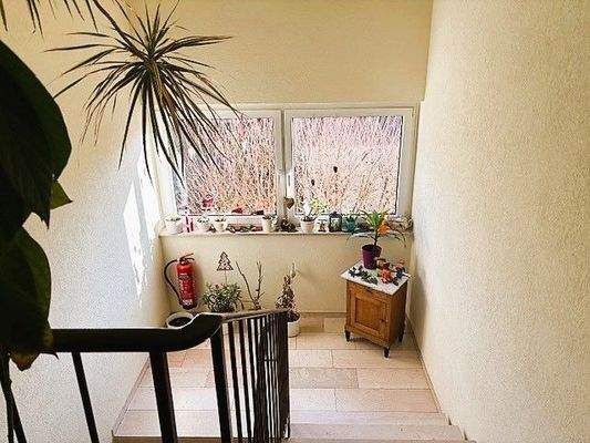 freundliches Treppenhaus.jpg