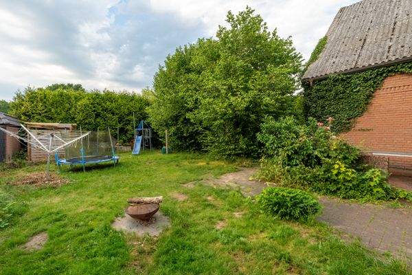 grüner und ruhiger Garten (2).jpg