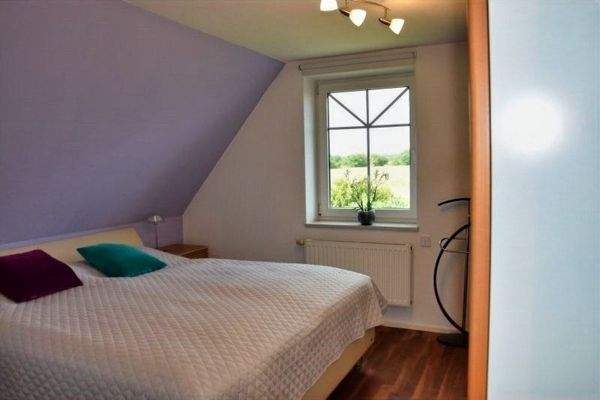 Schlafzimmer mit Blick auf die Felder