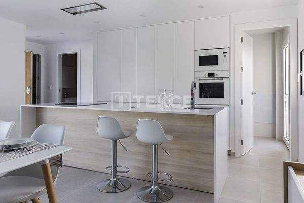 Stylish Detached Villas with Pools near Amenities in San Javier