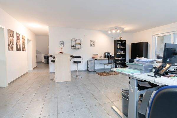 Wohnzimmer (1)_resized.jpg