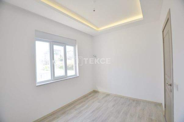 Seaview Apartments Close to Centre in a Complex in Alanya