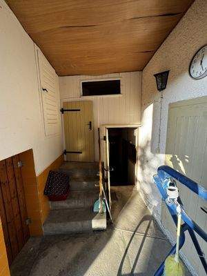 Kellerzugang/ Abstellflächen