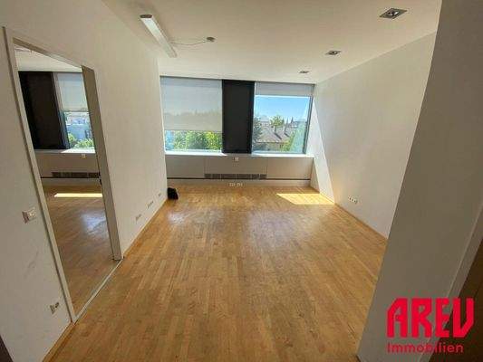 WhatsApp_Image_2025-05-05_at_11_30_09