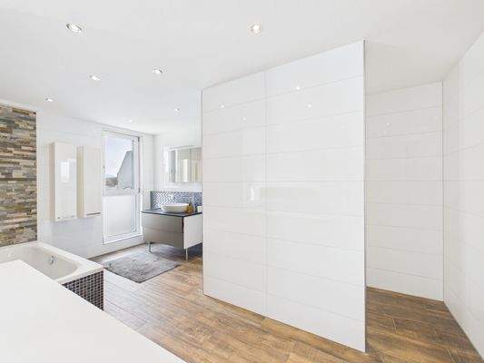 Schlafzimmer/Badezimmer