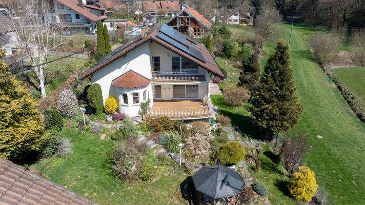 Außenansicht m. Garten