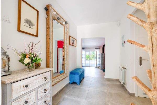 6dbfbbf1-0662-43c8-b22c-f9cf38c65b9b