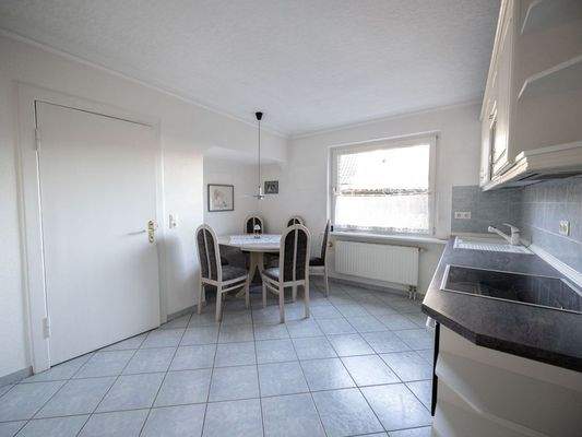 Blick auf den Essbereich in der Küche