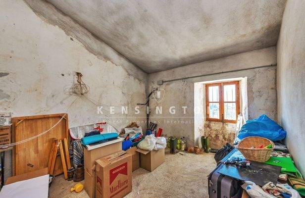 Farm house - Roof truss