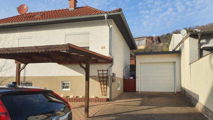 Carport und Garage Vorderseite