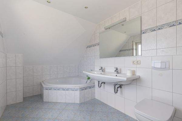 Das Badezimmer en suite