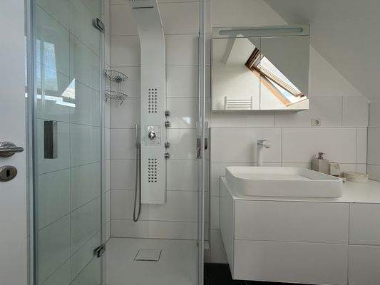 DG Tageslicht-Duschbad