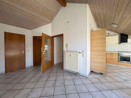 Der große Wohn-/Essraum mit Blick zur Flurtüre