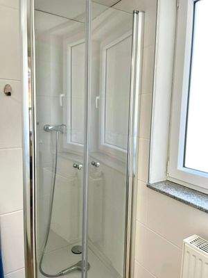 Dusche Wohnung OG
