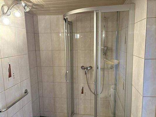 Bad mit Dusche