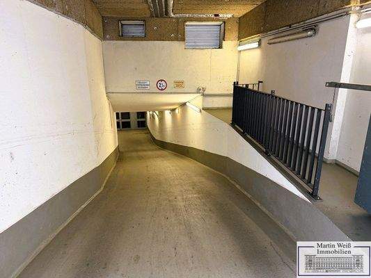 Ein- und Ausfahrtsrampe