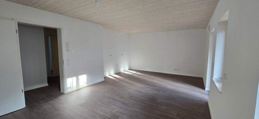 Wohnzimmer Blick Küche.jpg