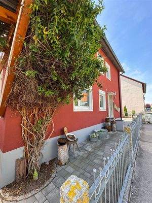 Ansicht vor dem Haus